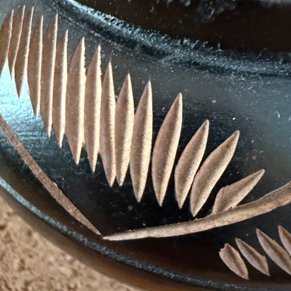 Black Wood Hand Carved Container, Bowl with Lid Carved Design African Inspired - Picture 6 of 12